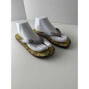 UGG Size 8 T-Strap thong Flip Flop Sandal bronze yellow